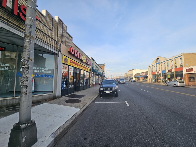 More Photos Of 24-26 W Merrick Rd, Freeport Storefront For Sale