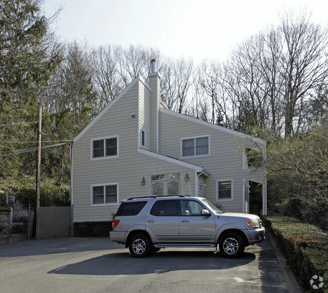 More Photos Of 191 Terry Rd, Smithtown Loft Creative Space For Lease