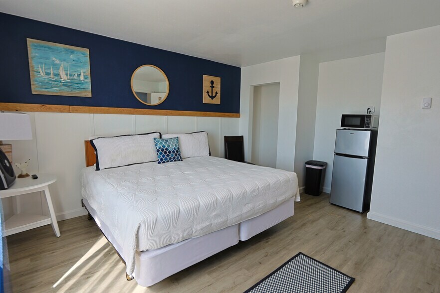 More Photos Of 754 SW Coast Hwy, Newport Hotel For Sale