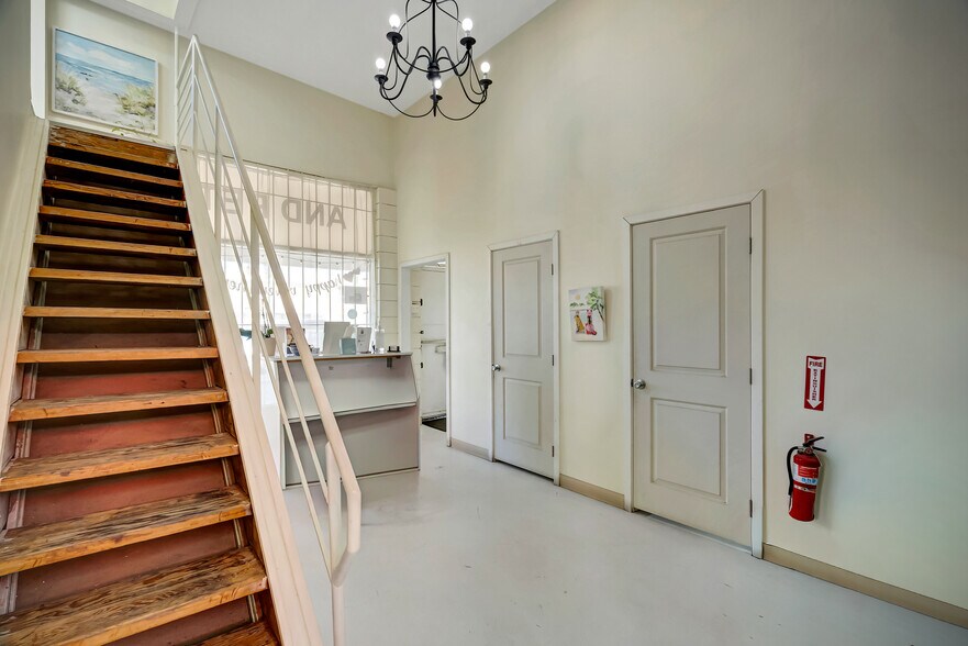 More Photos Of 11915 Inglewood Ave, Hawthorne Medical For Sale