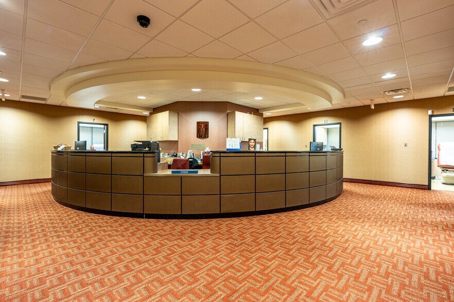 More Photos Of 16105 S La Grange Rd, Orland Park Medical For Lease