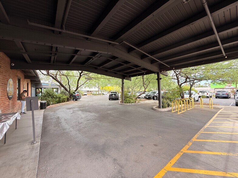 More Photos Of 300 W Camelback Rd, Phoenix Storefront Retail Office For Sale