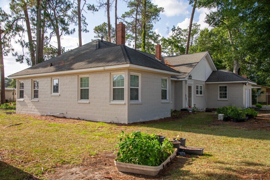 More Photos Of 539 S Main St, Baxley Hotel For Sale