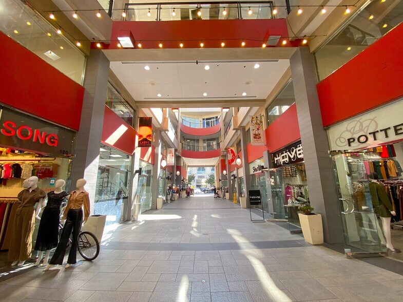 More Photos Of 800 E 12th St, Los Angeles Office For Sale