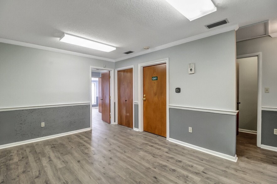 More Photos Of 7370 Hodgson Memorial Dr, Savannah Office For Sale