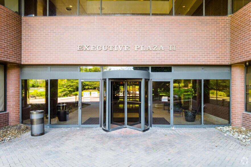 More Photos Of 4600 Forbes Blvd, Lanham Office For Sale