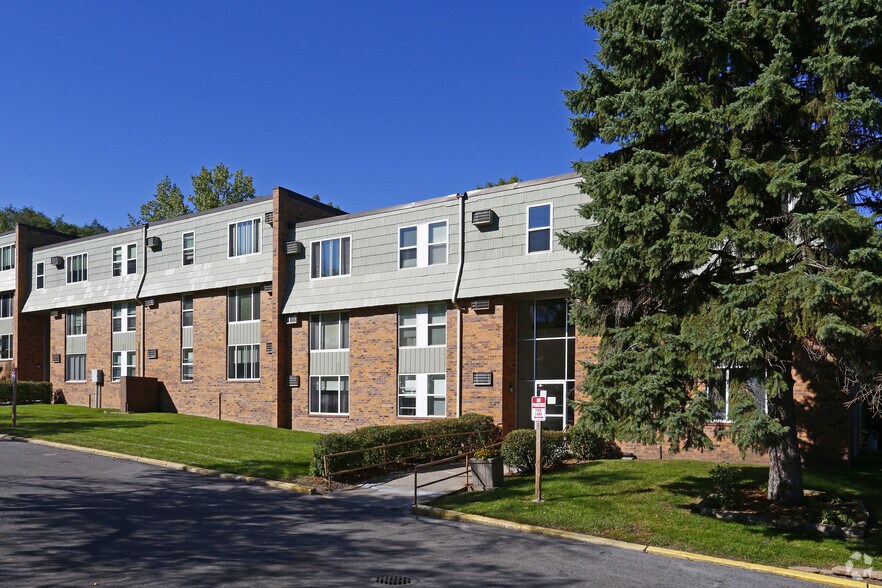 More Photos Of 2236 Lower Afton Rd, Saint Paul Apartments For Sale