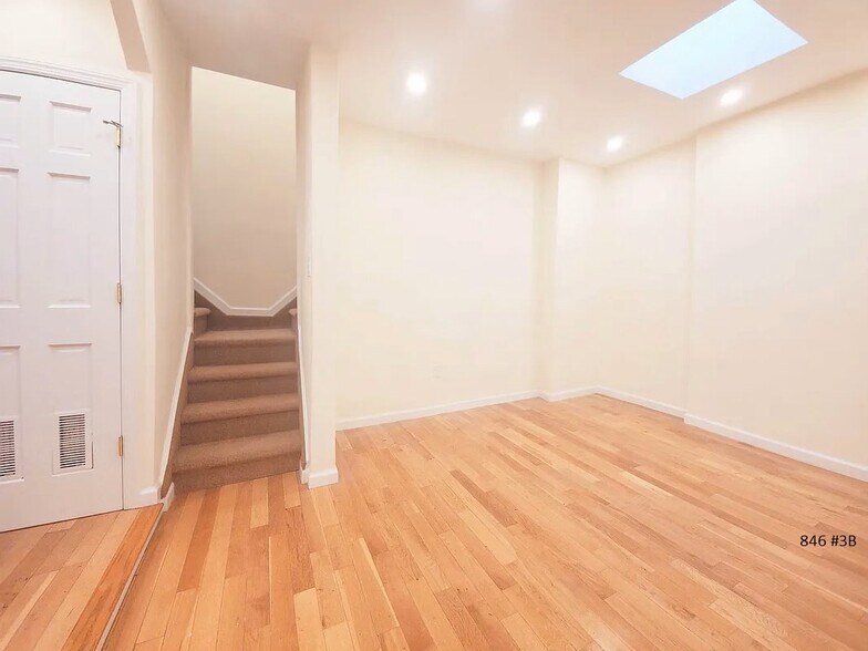 More Photos Of , Brooklyn General Retail For Sale