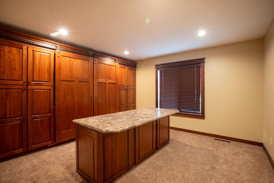 More Photos Of 1411 W Dakota Pkwy, Williston Office For Lease