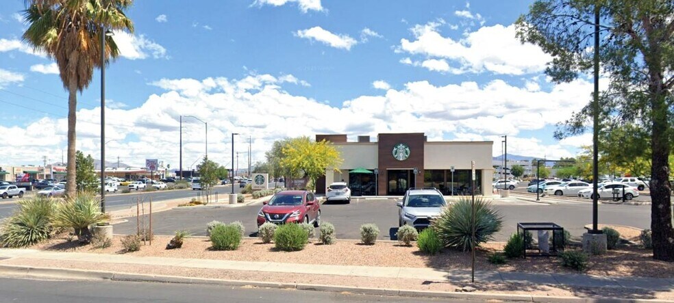 Primary Photo Of 6960 E 22nd St, Tucson Fast Food For Lease