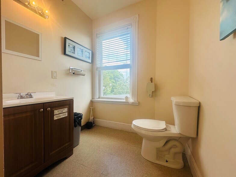 More Photos Of 420 Washington St, Dorchester Office For Lease