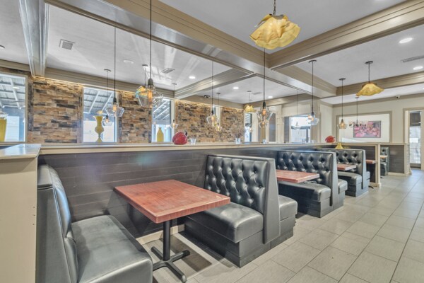 More Photos Of 33 S Carolina St, Hartwell Restaurant For Sale