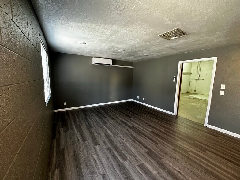 More Photos Of 2940 I-70 Business Loop, Grand Junction Flex For Sale