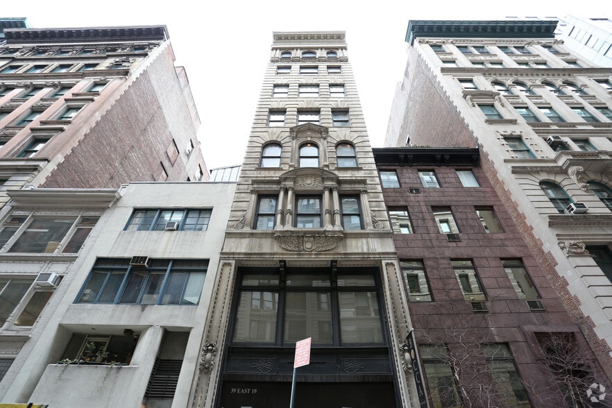 More Photos Of 39 E 19th St, New York Apartments For Lease