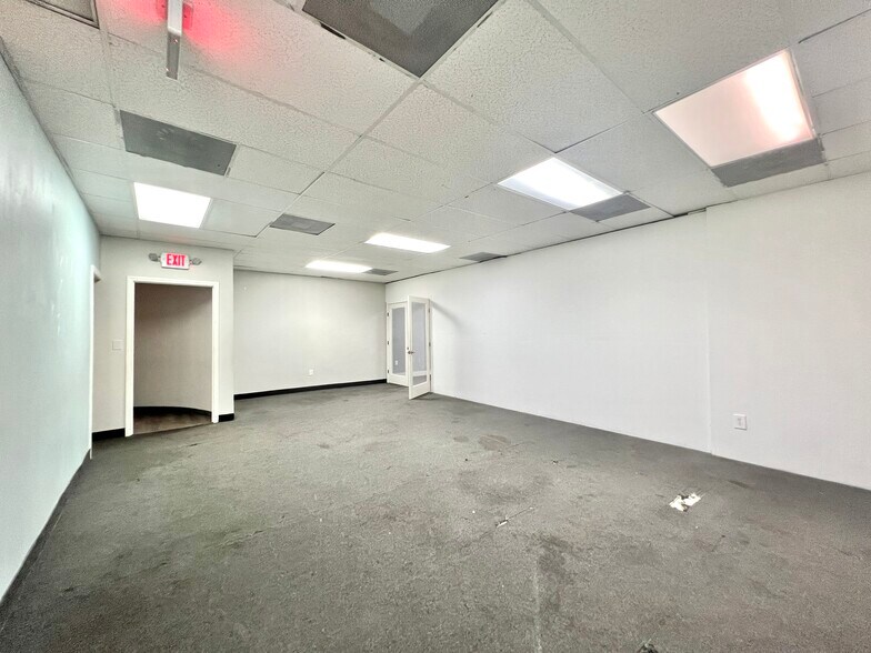 More Photos Of 3425 NW 73rd Ave, Miami Office For Lease