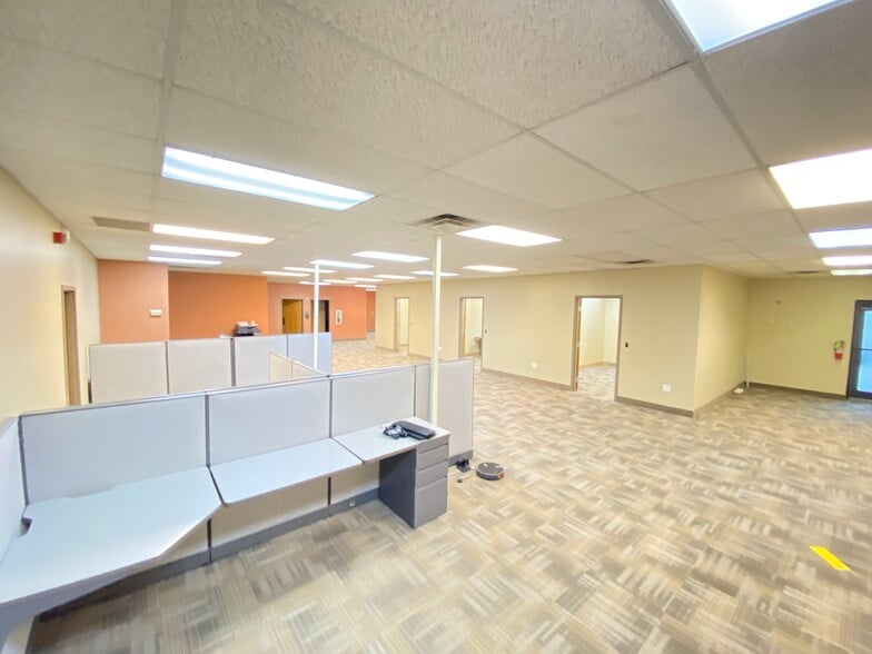 More Photos Of 6111 Heisley Rd, Mentor Flex For Lease