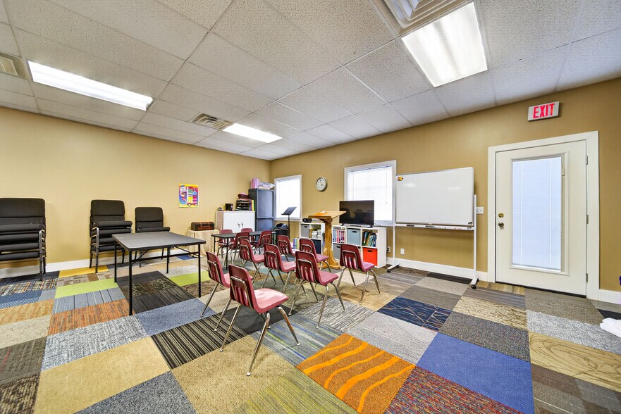 More Photos Of 4979B Lebanon Pike, Old Hickory Storefront For Sale