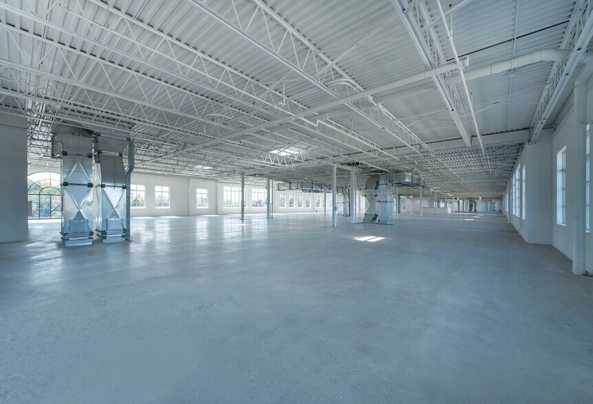 More Photos Of 2650-2672 St. Clair Ave W, Toronto Freestanding For Sale