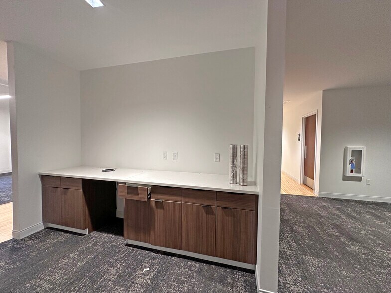 More Photos Of 89 Ionia Ave NW, Grand Rapids Office For Lease