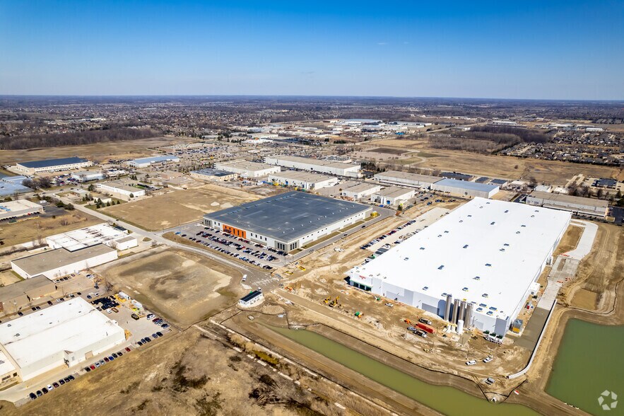 More Photos Of 50570 Birch Dr, Shelby Township Manufacturing For Lease