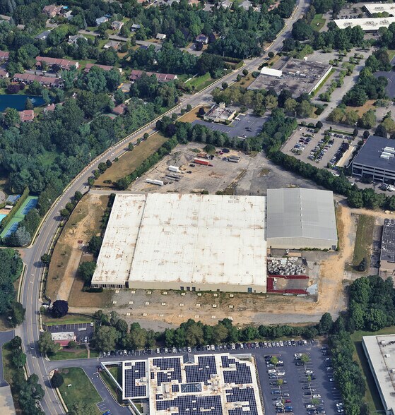 More Photos Of 1770 Walt Whitman Rd, Melville Distribution For Lease