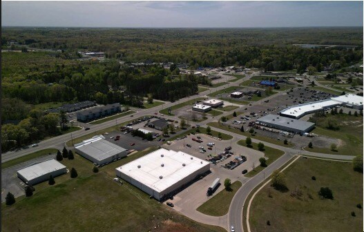 More Photos Of 91 W Pine Lake Dr, Newaygo Freestanding For Sale