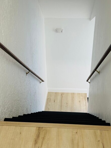 More Photos Of 5235 Ramsey Way, Fort Myers Office For Sale