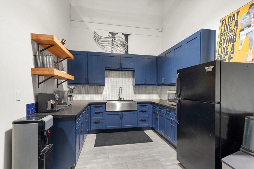 More Photos Of 4300 FM 2351 Rd, Friendswood Office For Lease