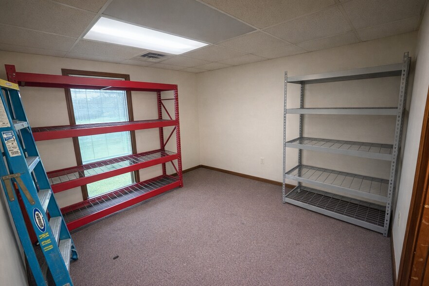 More Photos Of 4212 S Hocker Dr, Independence Office For Sale
