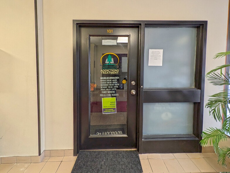 More Photos Of 257 Pinnacle St, Belleville Office For Sale