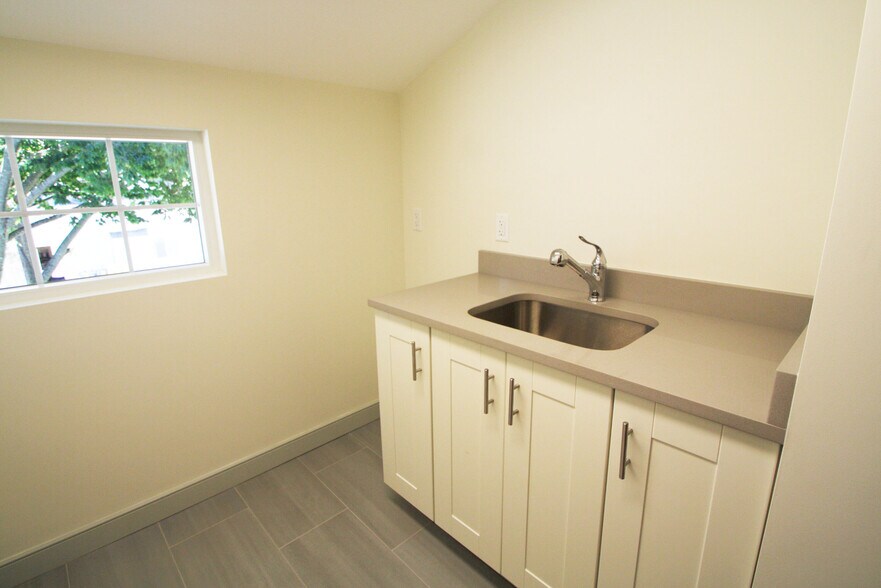 More Photos Of 764 Plain St, Marshfield Office Residential For Lease