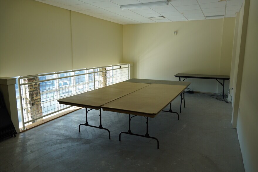 More Photos Of 1028 Main St, Evanston Theater Concert Hall For Sale