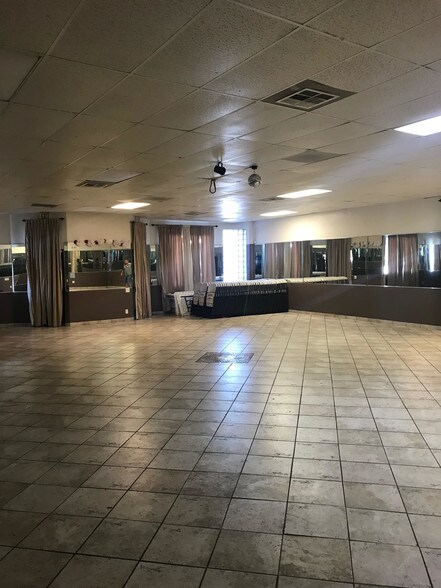 More Photos Of 5120 E Olympic Blvd, East Los Angeles General Retail For Sale