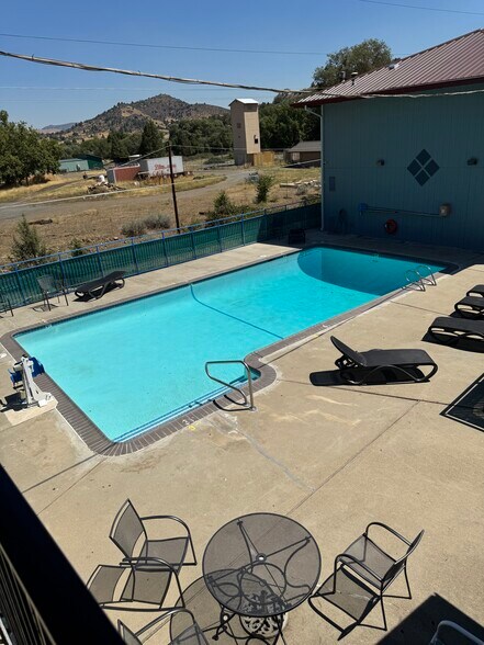 More Photos Of 136 Montague Rd, Yreka Hotel For Sale