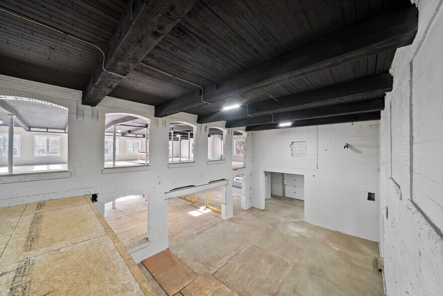 More Photos Of 174 N Main St, Franklin Light Manufacturing For Sale