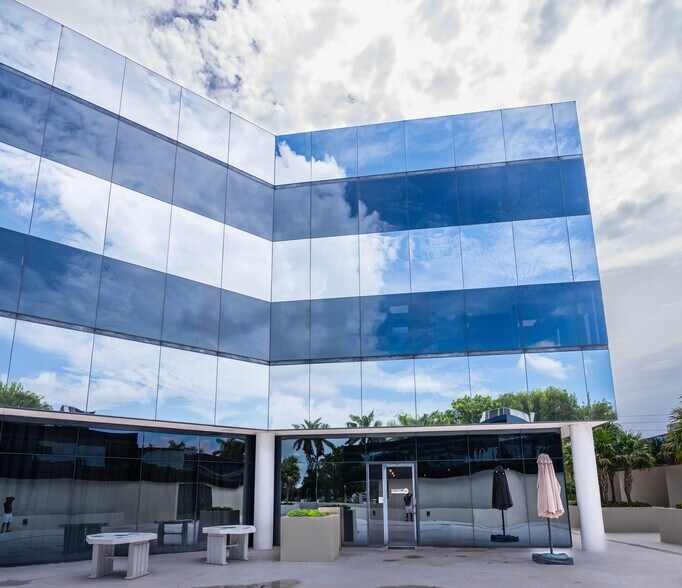 More Photos Of 4800 N Federal Hwy, Boca Raton Medical For Sale