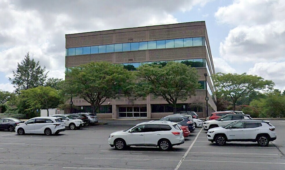 More Photos Of 3 Woodland Rd, Stoneham Medical For Lease