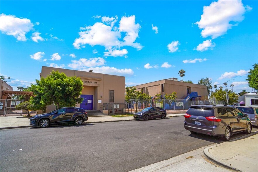 More Photos Of 1739 W 53rd St, Los Angeles Multifamily For Sale