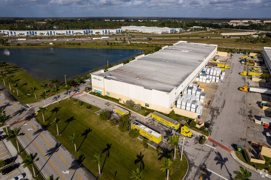 More Photos Of 1315 N Jog, West Palm Beach Distribution For Lease