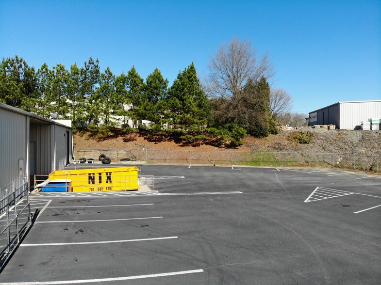 More Photos Of 2317 Danbury Ln, Gainesville Warehouse For Lease