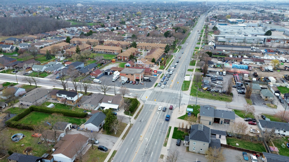 More Photos Of 520 Barton St, Hamilton Auto Repair For Lease