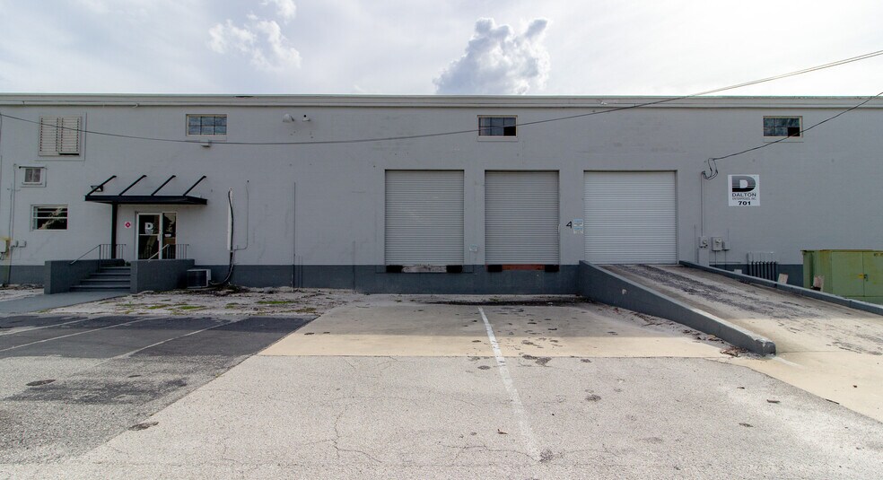 More Photos Of 701 NW 42nd St, Winter Haven Warehouse For Lease