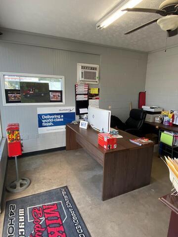 More Photos Of 770 Ossie Davis Pky, Waycross Auto Repair For Sale