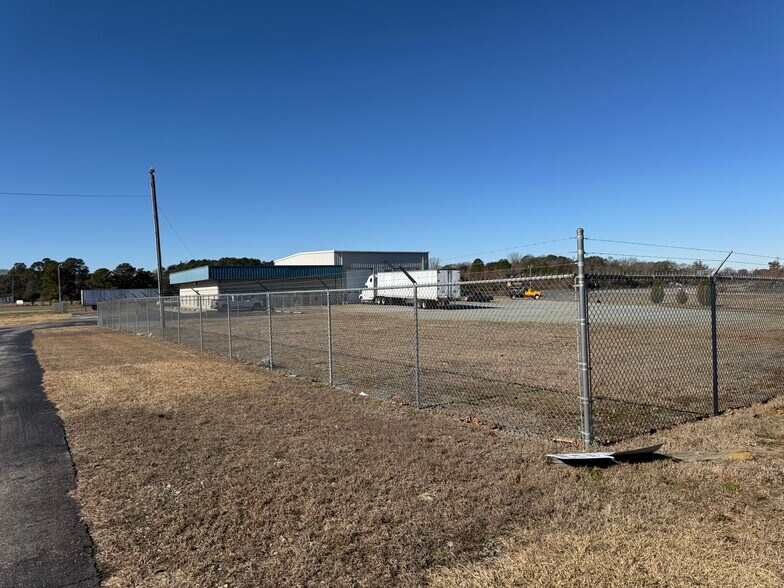 More Photos Of 89 Industrial Park, Roseboro Industrial For Sale
