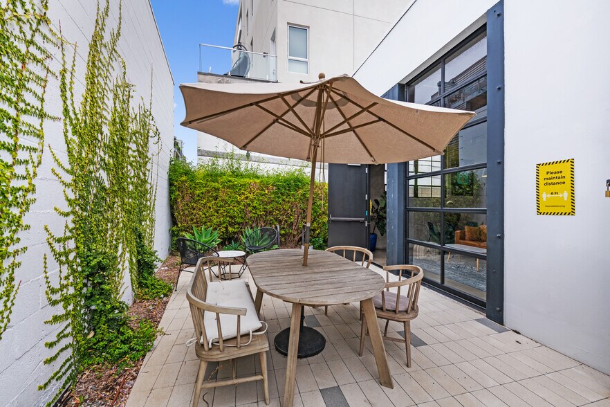 More Photos Of 4095-4115 Redwood Ave, Marina Del Rey Loft Creative Space For Lease