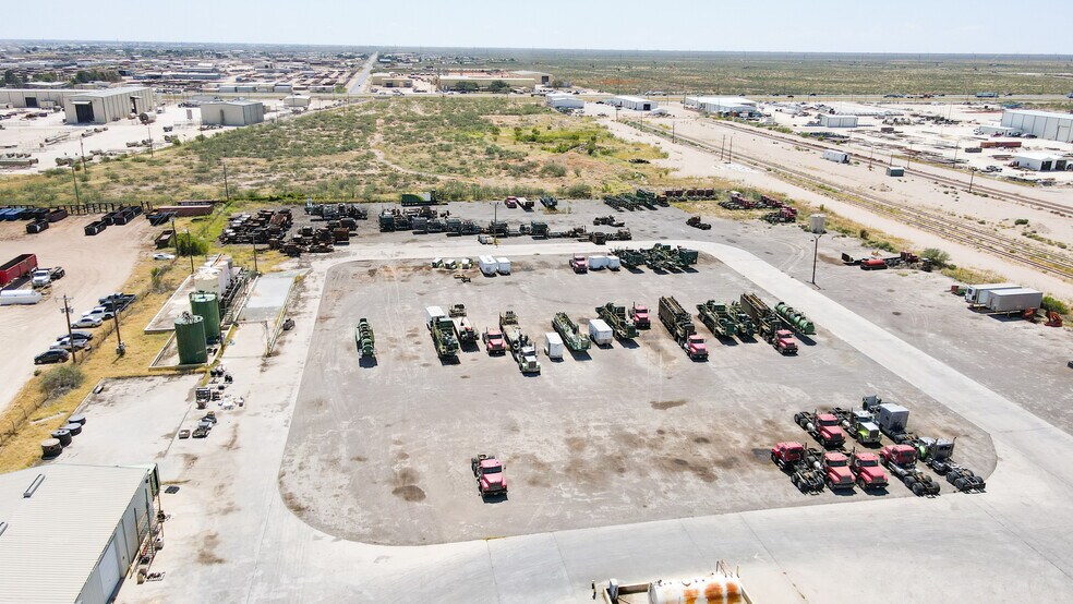 More Photos Of 3201 W Murphy St, Odessa Warehouse For Sale