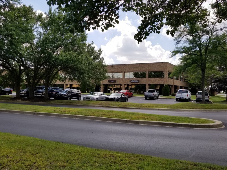 More Photos Of 11003 Bluegrass Pky, Louisville Flex For Lease