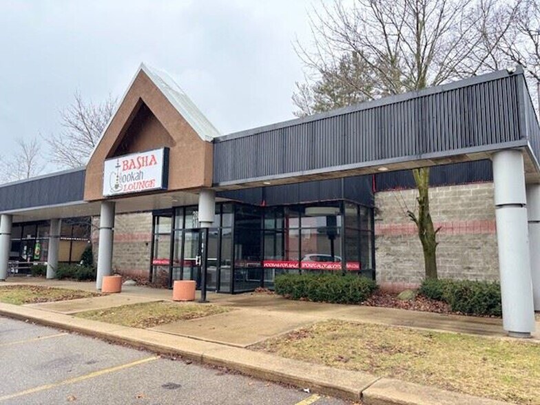 Primary Photo Of 2804 W Michigan Ave, Kalamazoo Storefront For Lease