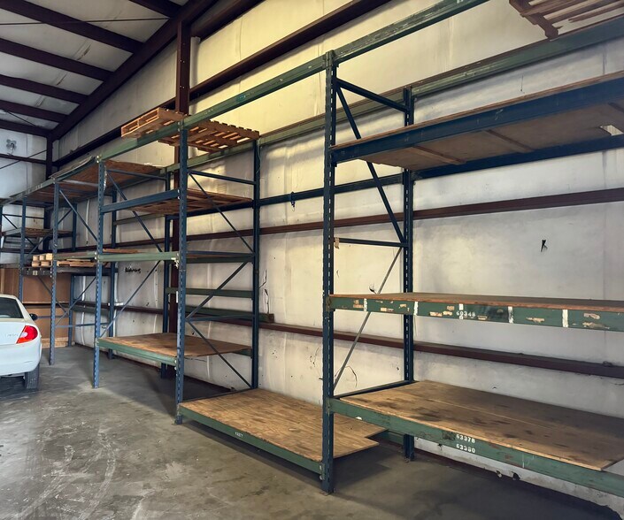 More Photos Of 4200 Shawnee Dr, Kansas City Manufacturing For Lease