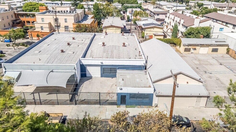 Primary Photo Of 14117-14123 Bessemer St, Van Nuys Warehouse For Sale